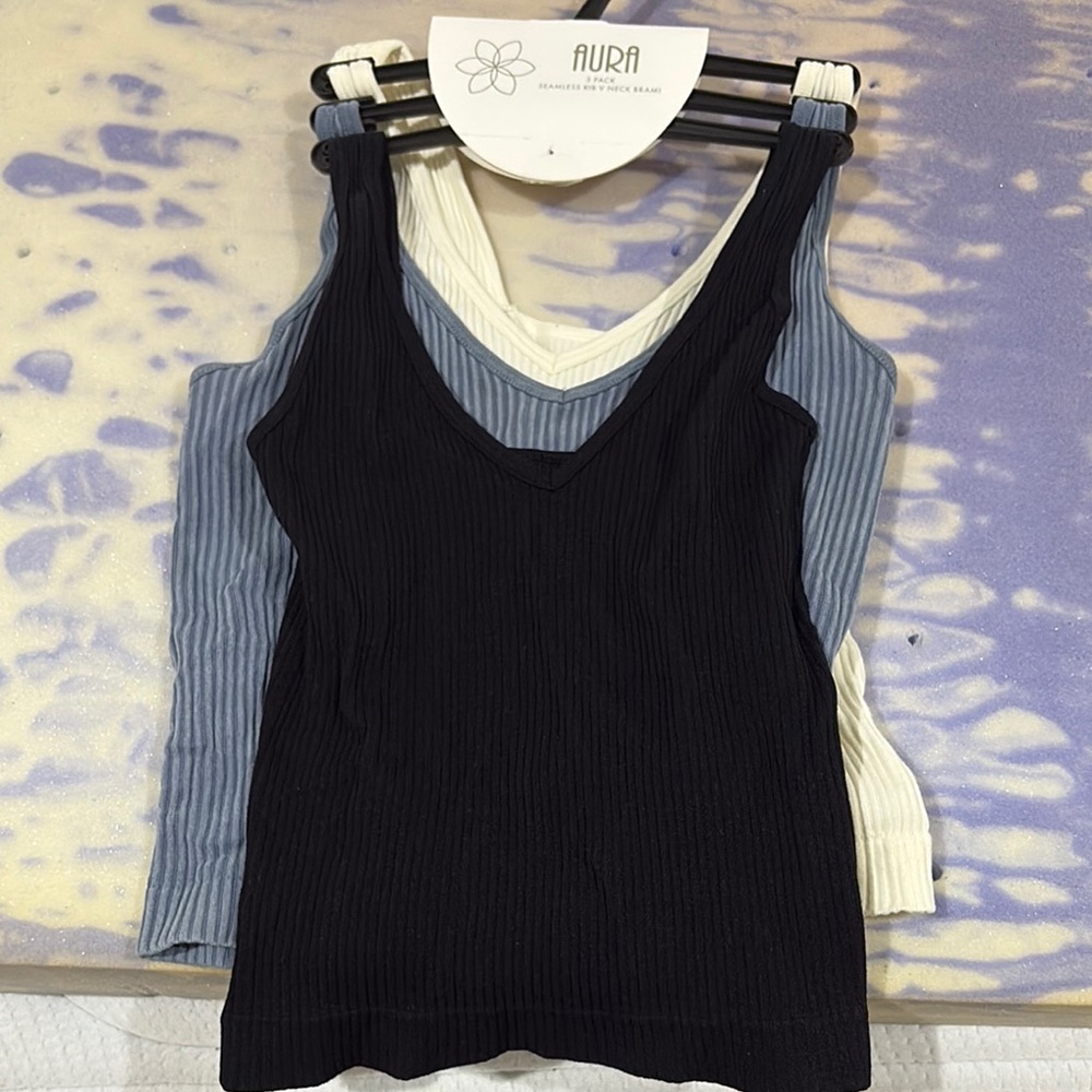 Aura Ribbed Tank Top Black and Blue